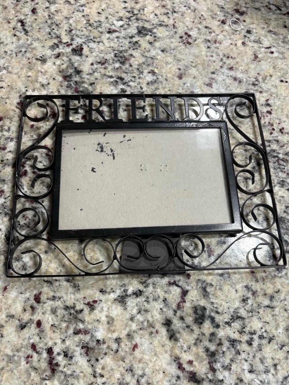 Friends black metal picture frame GUC